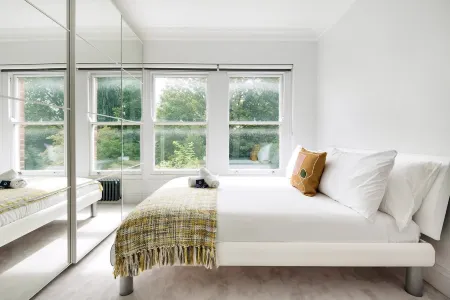 Modern and Bright Highgate Gem