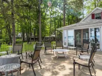 Higgins Lake - One Of A Kind Lakefront Lodge! Hotels in Gerrish Township
