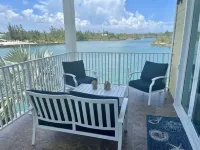 Luxury 2/2 Sleeps 6. Grand Bahama Condo w/ POOL, Boat Dock plus close to BEACH!