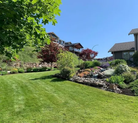 Bright 2 bdrm, 13 minutes from Silver Star/Golf/Lakes