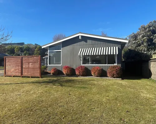 Yasmin Cottage - for an instant holiday feel. Hotels in Kinloch