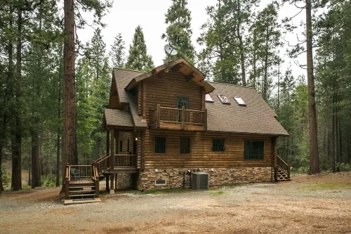 Unique, Secluded, Luxury Log Cabin in the Gold Country w/EV Charger