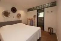 Unique boutique vacation villa by the sea!