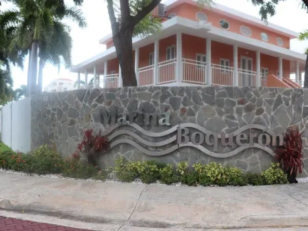 Huge Difference !!! Located inside of Poblado de Boqueron (Best Location.. Отели в г. Бокерон