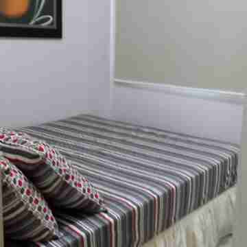 Spacious 2-BR Condo @ Grass, Quezon City Rooms