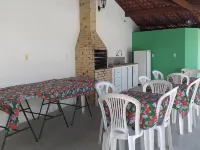 Spacious house to gather family and friends, beach, barbecue, pool and green area