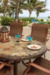 Villa Tortuga, Secluded Beach Front Condo w/ Private Pool + Jacuzzi!