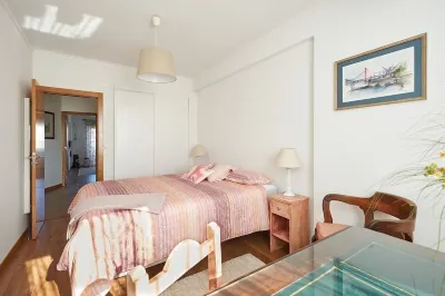 SEVEN GUEST HOUSE, a departing point to visit Lisbon and Sintra Rua João Villaret Playground 주변 호텔