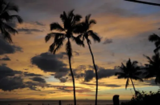 Modern, remodeled, ocean views, comfortable and convenient 580 sf