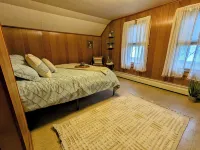 Waterfront home on the Sandusky Bay.  Nice fishing spot close to Cedar Point. Hotels in Margaretta Township