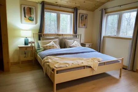 Jamtel Arden cottage - Kennebec Lake, Arden ON.