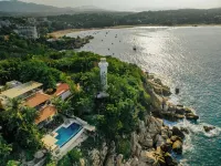 Tranquil Cliffside Apartment with Stunning Ocean Views