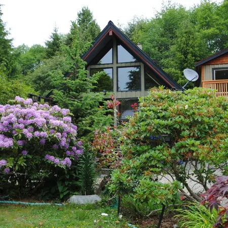 The Hacienda on South Chesterman. One minute walk to the beach. Relax and Unwind