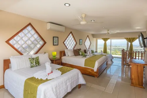 6 Bdr Villa / Rooftop with amazing views/ Centrally Located