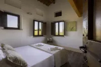 OLIVO apartment, 180 sqm, with private porch and shared swimming pool. Hotel a Provincia di Ancona