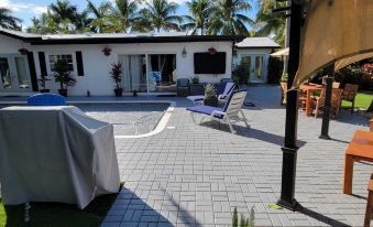 Comfy Luxury Studio Apt Has it - 0226w12000llwib6aD525 R 339 206 R5 D