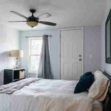 Balt-Amore!  Spacious 4 bedroom that sleeps 10 comfortably Rooms