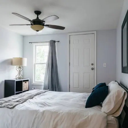 Balt-Amore!  Spacious 4 bedroom that sleeps 10 comfortably