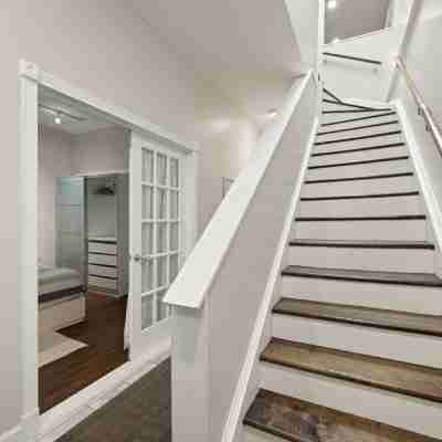 LUXURIOUS LINCOLN PARK Home w/ Rooftop +parking Others