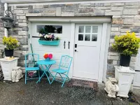 Newer Nifty Fifties large 2 bedroom with hot tub and putting green! Hotels in Delta