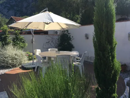 Superbly Equipped, Spectacular Views, Infinity Pool and Jacuzzi Отели рядом с достопримечательностью «Церковь святого Матфея»