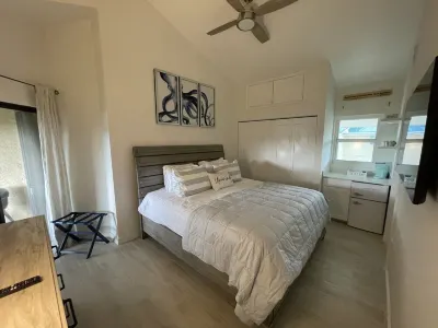 7 Mile Beach Hidden Gem!  20% Summer Specials!