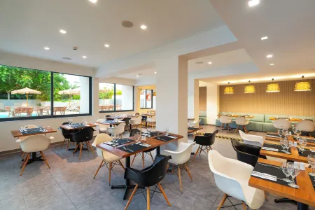 Amphitryon City Hotel Отели рядом с достопримечательностью «Родосская крепость»