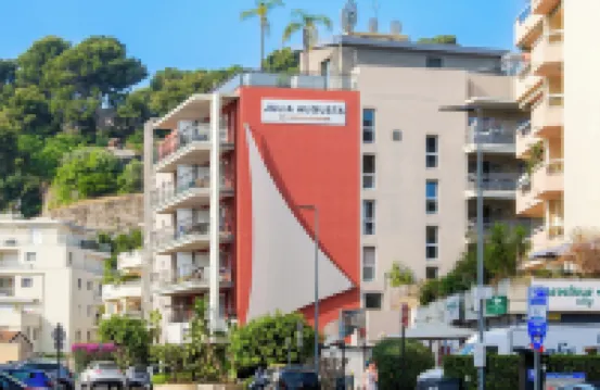 朱莉婭奧古斯塔皮爾假日公寓 洛克布魯娜馬丁城堡附近的飯店