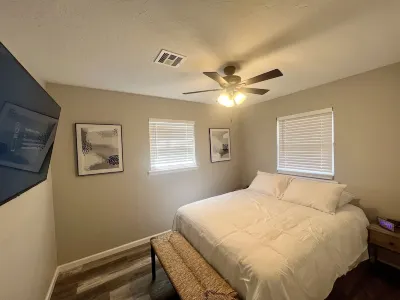 High tech Hideaway! Hotels near Ramada Park