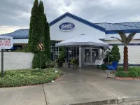 Gorgeous Condo in the heart of Grand Haven Hotels in Grand Haven