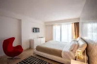 Luxury Condo on the Beach - The CLIFF - Beachfront Resort with Spa & Restaurant