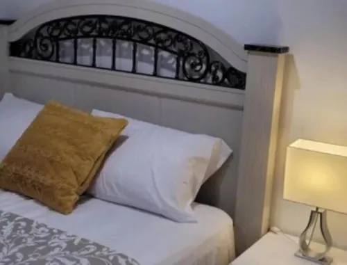 Luxury One Bedroom In A Modern Basement.