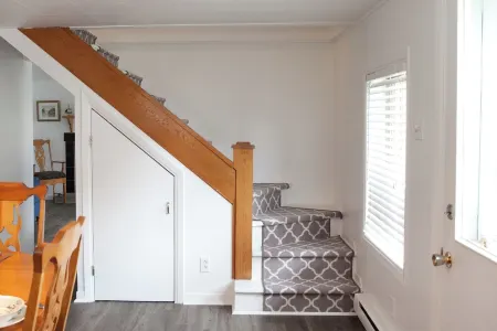 Magnificent cottage on Île d'Orléans Отели в г. Л'Иль-д'Орлеан