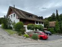 Beautiful penthouse duplex apartment with balcony surrounded by greenery Hotels in 