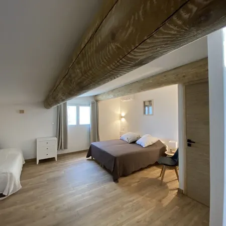 Very pleasant private villa with heated pool in the Luberon