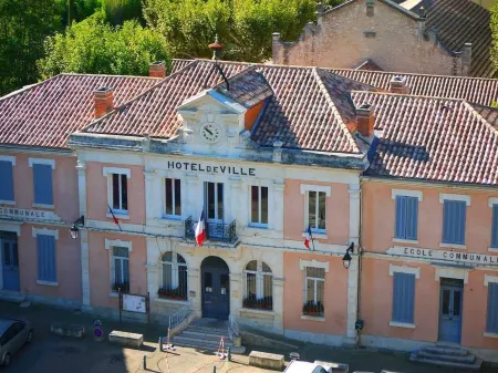 Les Arcades, a quiet corner