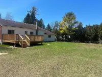 The Huron House -Relaxing getaway just steps away from Lake Huron!