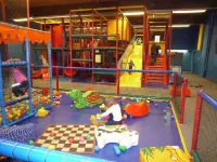 " Fitsch@sea" Cozy vacation home in the park "De Kreek" - Free WLAN Hotels in Bruinisse