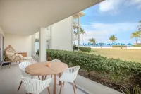 Salt and Sand - renovated 2b/2b condo at Sunset Cove on famous Seven Mile Beach