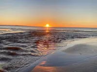 Small house 15 minutes from the beach. Hotel a Royan