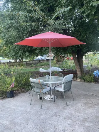 Sportsman's delight located on an urban flower farm complete with chickens! Отели в г. Супериор