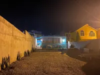 Casa Marina, Large private parking, comfortable and spacious, close to the beach and everything. Hotels near El Universo hecho a mano