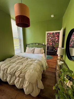 Cozy 1-bedroom in the heart of Des Moines, walking distance to many places!