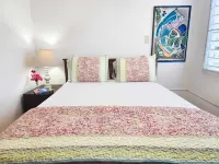 Modern Chic 1BR Apt w/ W/D & Island Fruit Garden