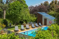 Luccombe Villa Holiday Apartments - Pools