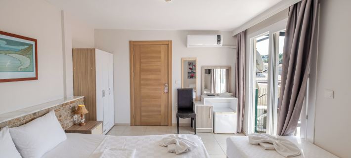 Bayram Hotel Отели в г. Чешме
