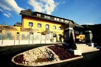 Hotel Rösch Отели в г. 