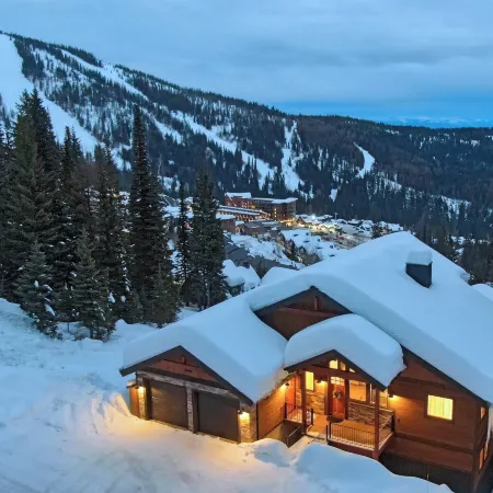 Stunning View! Peaceful & Modern Schweitzer Chalet