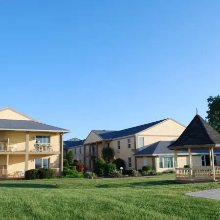 Clinton Inn & Suites