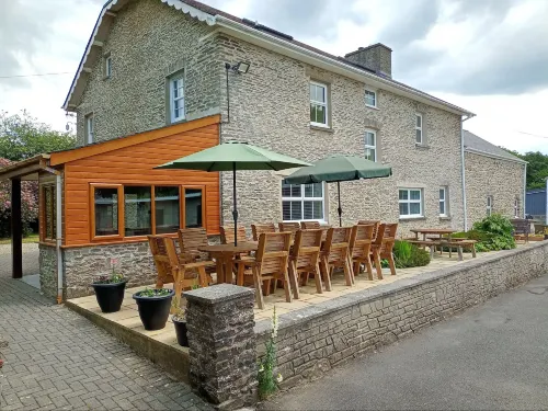 Dolau Farmhouse Hotels in Lampeter